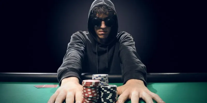 Chỉ nên bluff khi bàn Poker có ít người